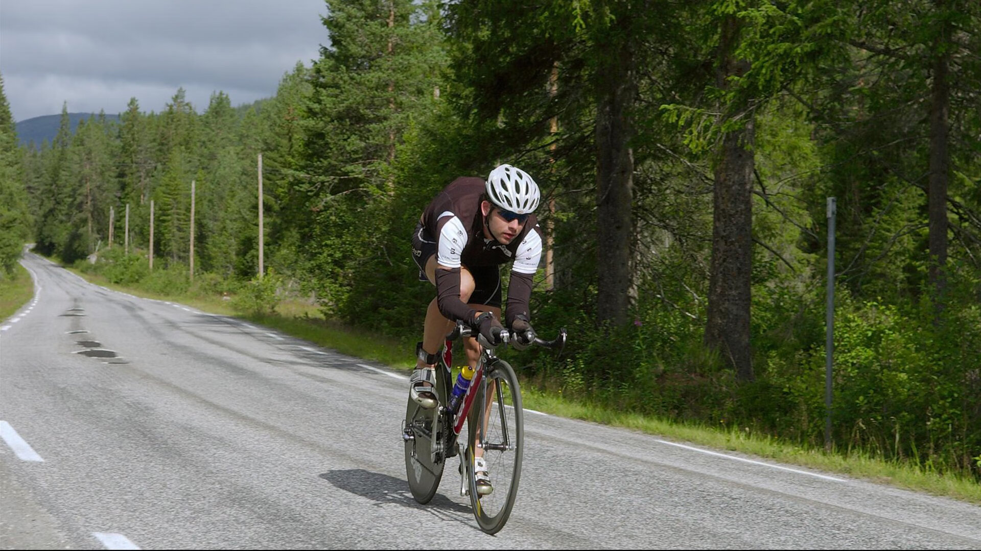 全球马拉松赛事热度持续走高，参赛人数不断增加，全球马拉松赛事数量